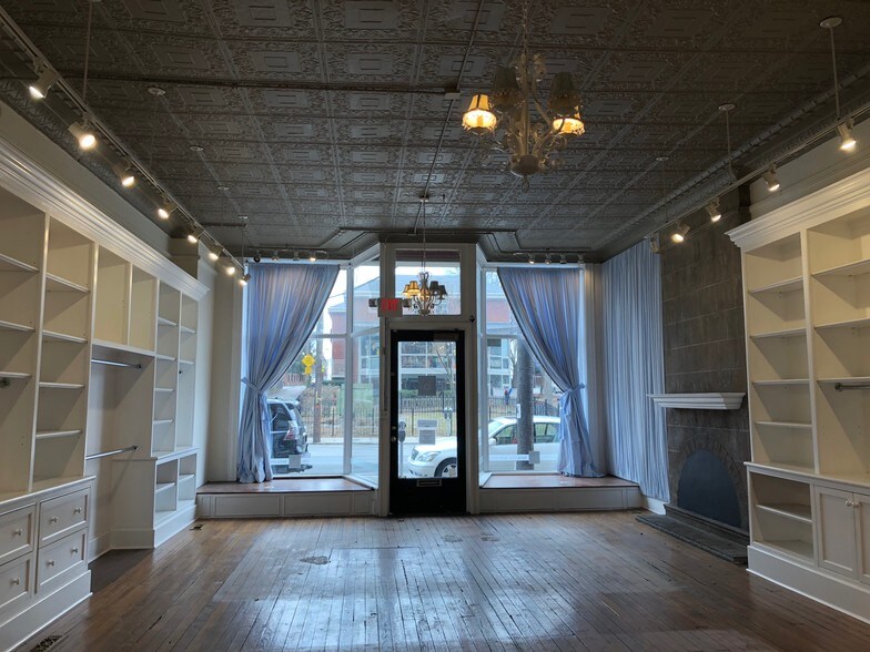 More Photos Of 209-211 N Limestone, Lexington Storefront Retail Residential For Sale