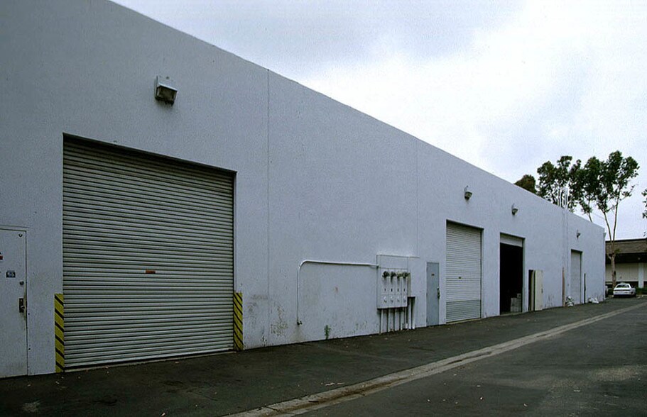 More Photos Of 23192 Verdugo Dr, Laguna Hills Light Manufacturing For Lease