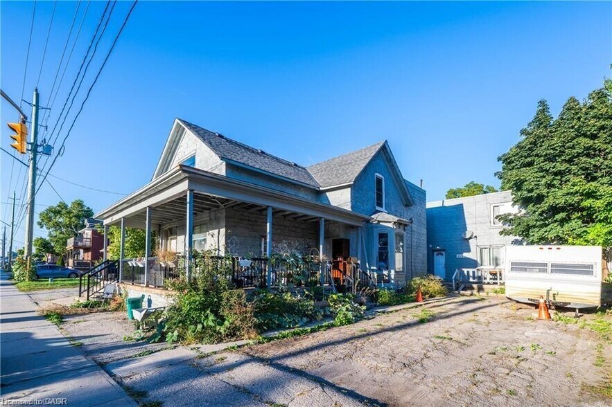 More Photos Of 225 Water St N, Cambridge Apartments For Sale