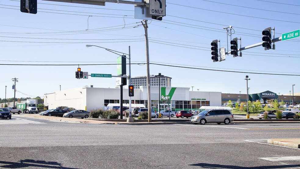 More Photos Of 11050 Saint Charles Rock Rd, Saint Ann Supermarket For Sale