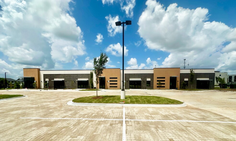 Primary Photo Of S Promenade Blvd & W Oak St, Rogers Medical For Lease