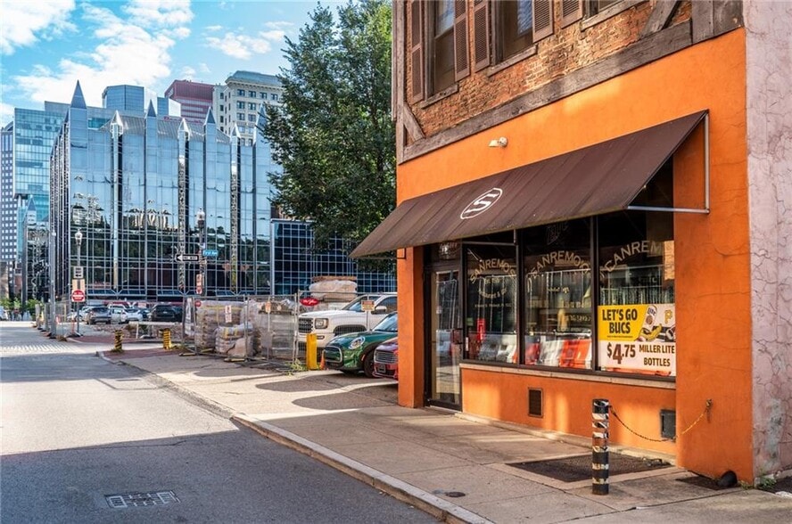 Primary Photo Of 10 Market St, Pittsburgh Restaurant For Sale