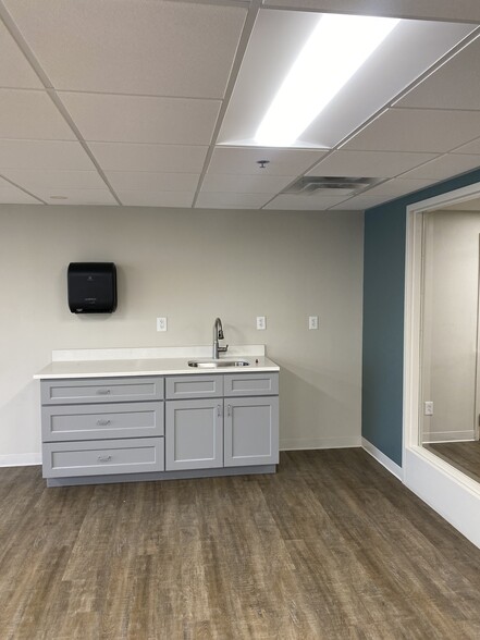 More Photos Of 7410 Northside Dr, North Charleston Medical For Lease