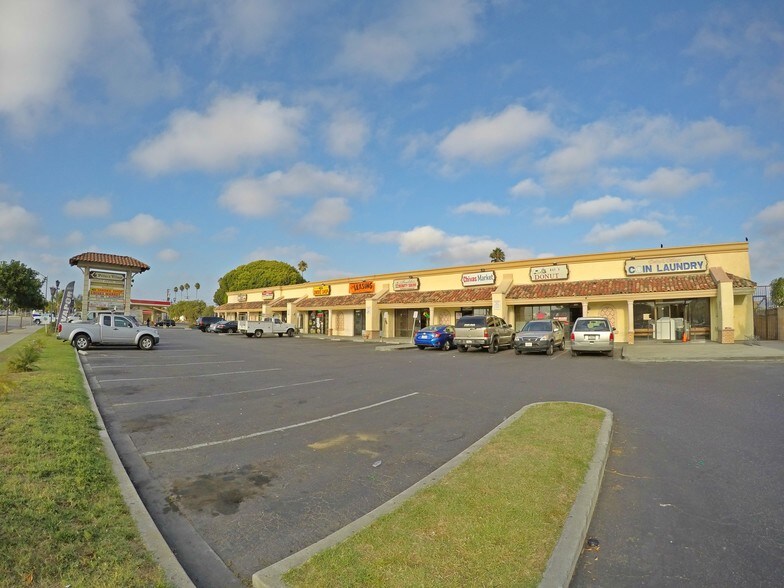 More Photos Of 3700-3720 Saviers Rd, Oxnard Freestanding For Lease