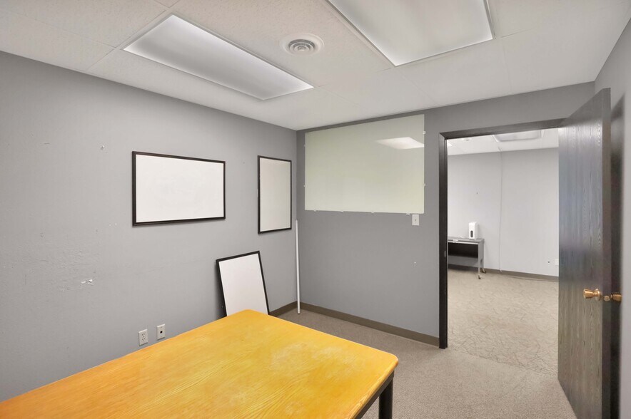 More Photos Of 1717-5765 NE 58th Ave, Des Moines Industrial For Sale