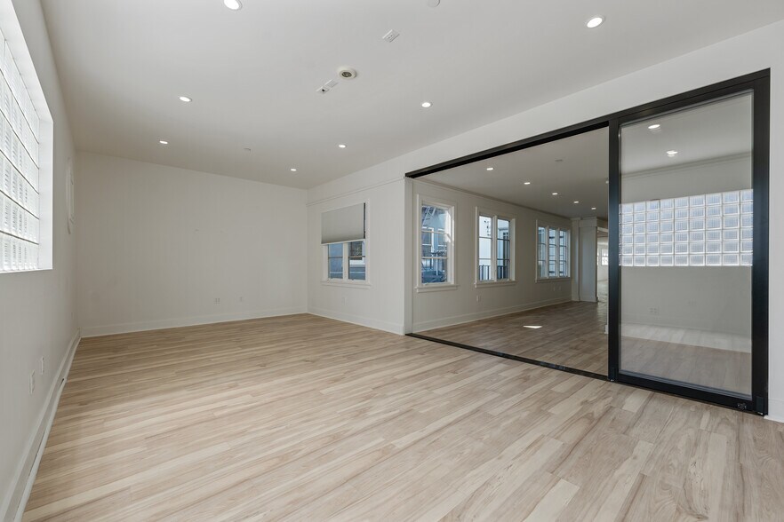 More Photos Of 320 Judah St, San Francisco Loft Creative Space For Lease