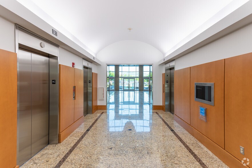 More Photos Of 3700 Arco Corporate Dr, Charlotte Office For Lease