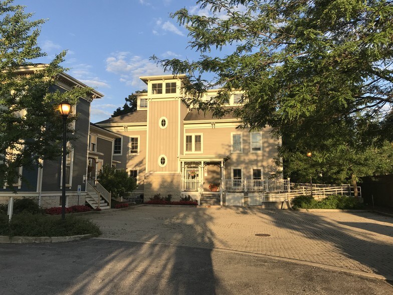 More Photos Of 225 W Jefferson Ave, Naperville Loft Creative Space For Lease