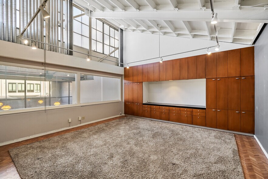 More Photos Of 1545-1555 Pacific Ave, San Francisco Storefront For Sale