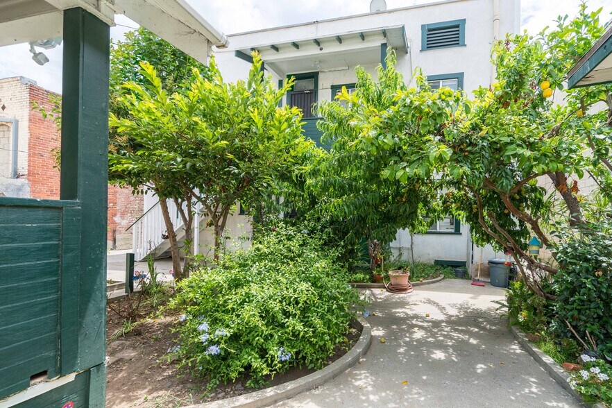 More Photos Of 418-424 W 6th St, San Pedro Apartments For Sale