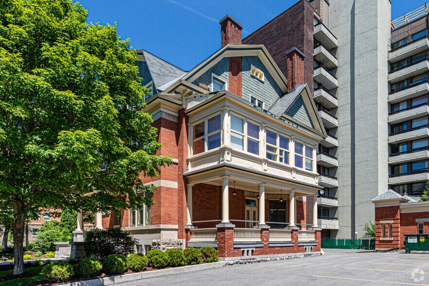 More Photos Of 5 Blackburn Ave, Ottawa Office For Sale