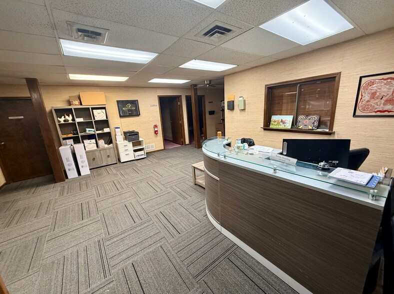 More Photos Of 4212 S Hocker Dr, Independence Office For Sale