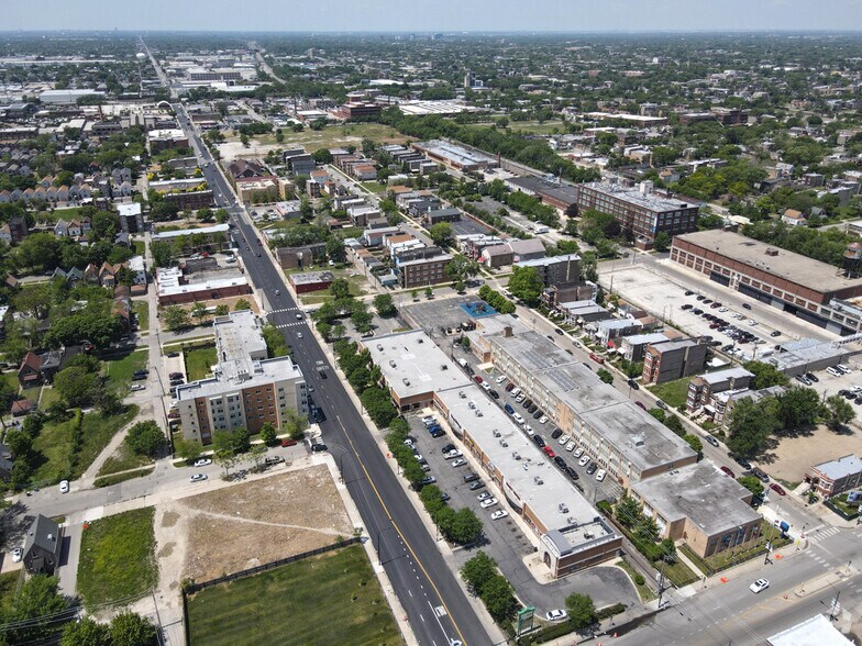 More Photos Of 4000-4046 W Roosevelt Rd, Chicago General Retail For Sale