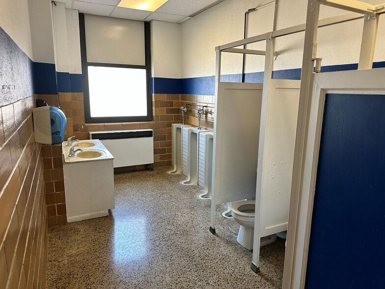 More Photos Of 210 W 7th Ave, Ashland Schools For Sale