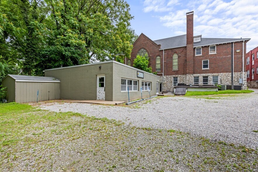 More Photos Of 1517 McCausland Ave, Saint Louis Specialty For Sale