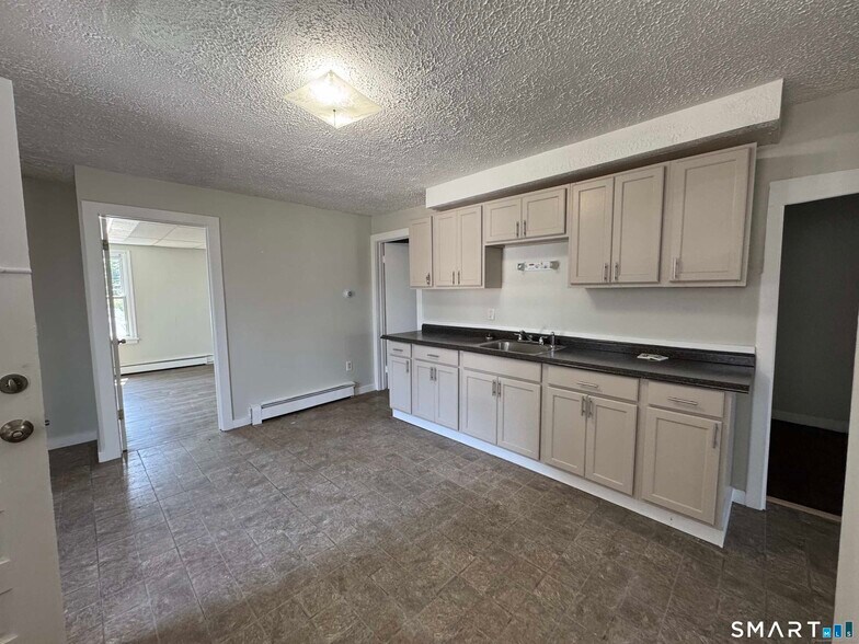 More Photos Of 643-645 Burnside Ave, East Hartford Apartments For Sale