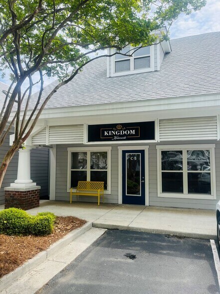 More Photos Of 5725-C Oleander Dr, Wilmington Storefront Retail Office For Lease