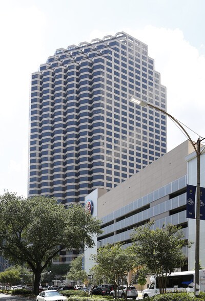 More Photos Of 1100 Poydras St, New Orleans Office For Lease