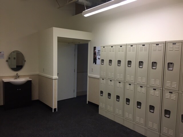 More Photos Of 2260-2264 W Henderson Rd, Columbus Freestanding For Lease
