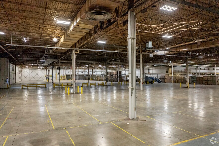 More Photos Of 103 Wynn Dr, Huntsville Warehouse For Lease
