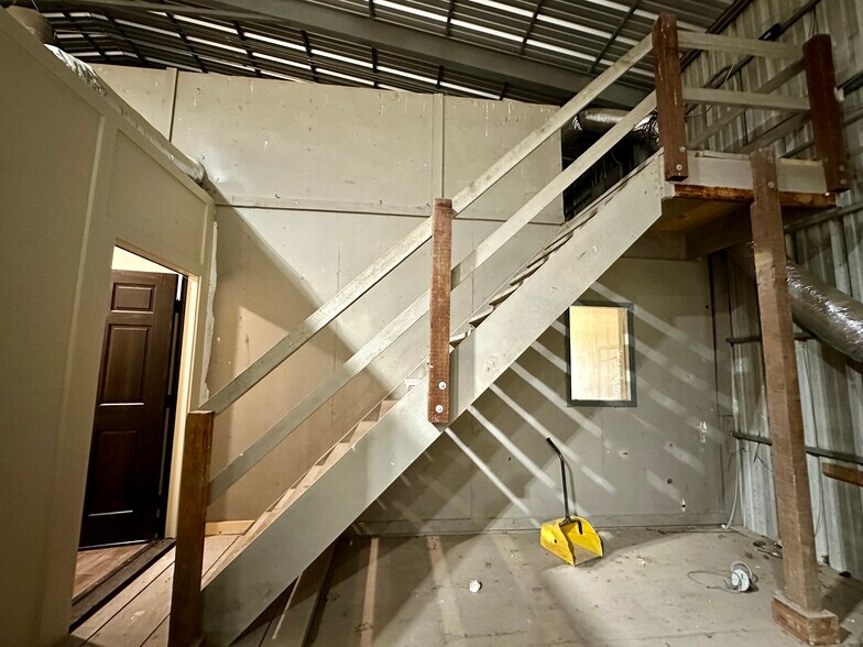 More Photos Of 3015 Burleson Blvd, Burleson Warehouse For Sale