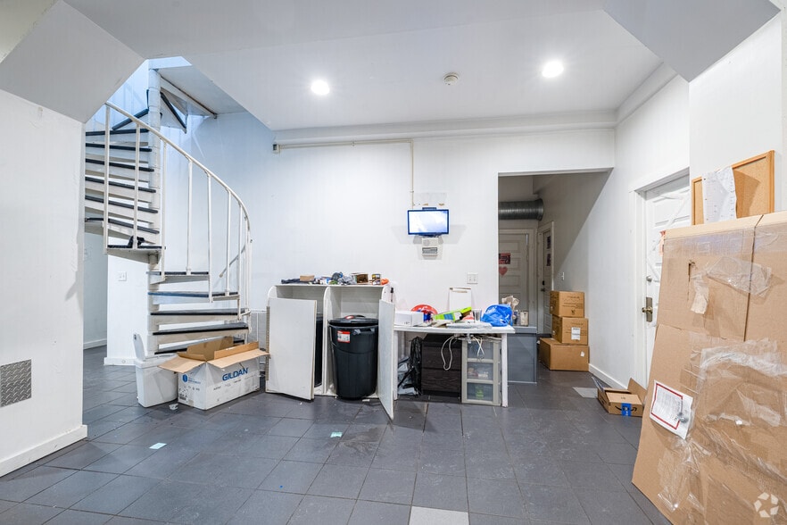 More Photos Of 221 Washington St, Binghamton Unknown For Sale