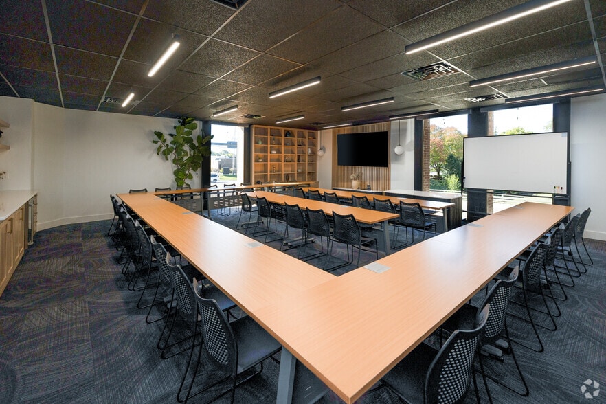 More Photos Of 220 W Bridge St, Dublin Office For Lease