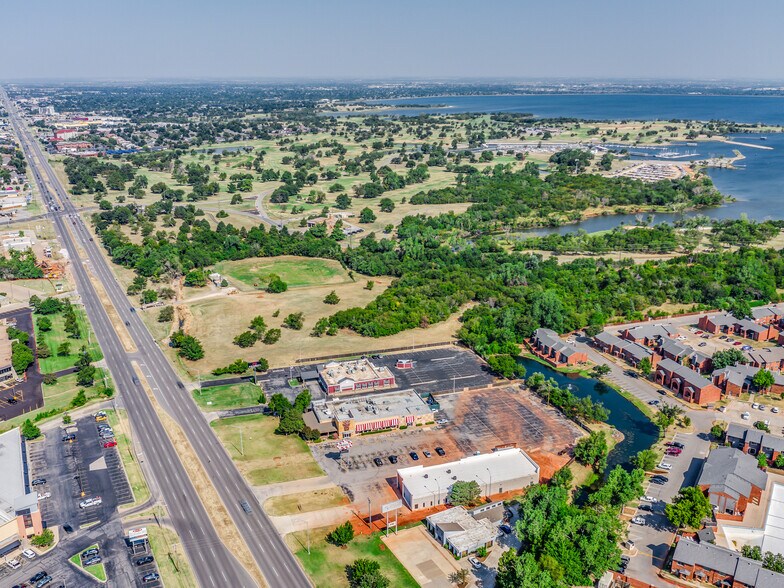 More Photos Of 4235 NW Expressway, Oklahoma City General Retail For Lease