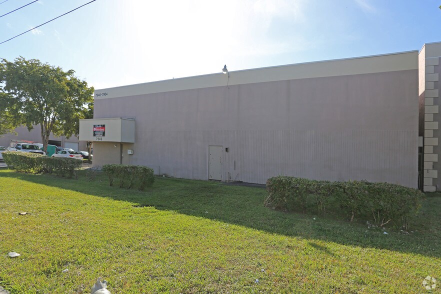 More Photos Of 7946-7964 NW 66th St, Miami Warehouse For Lease