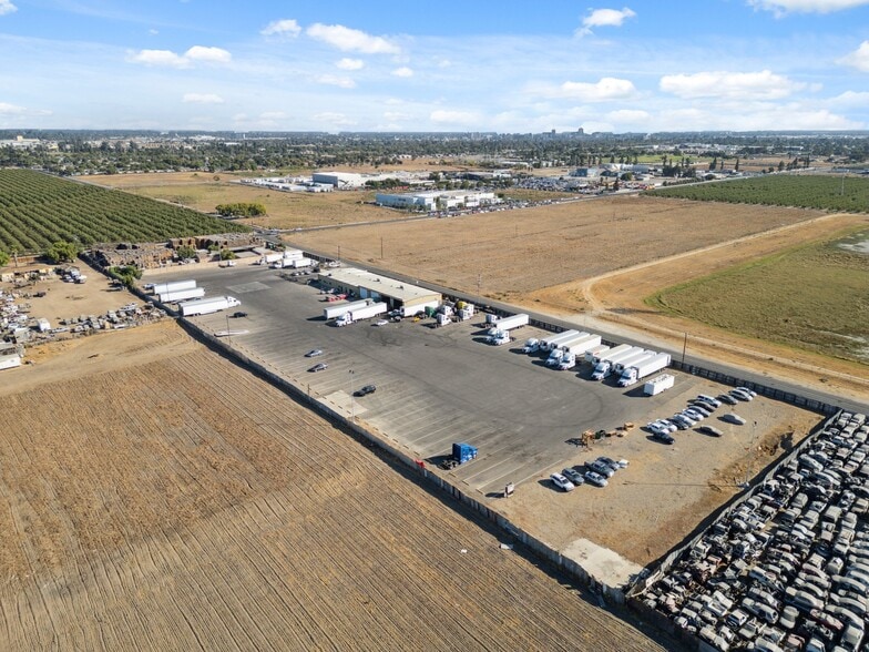 More Photos Of 2428 West Ave, Fresno Industrial For Sale
