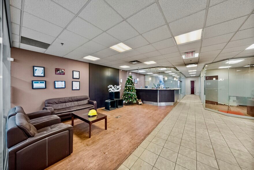 More Photos Of 6 Sangster Rd, Uxbridge Manufacturing For Sale