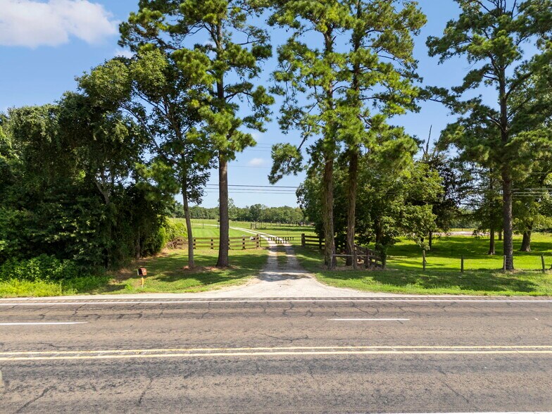 More Photos Of 18121 TX-105, Plantersville Land For Sale