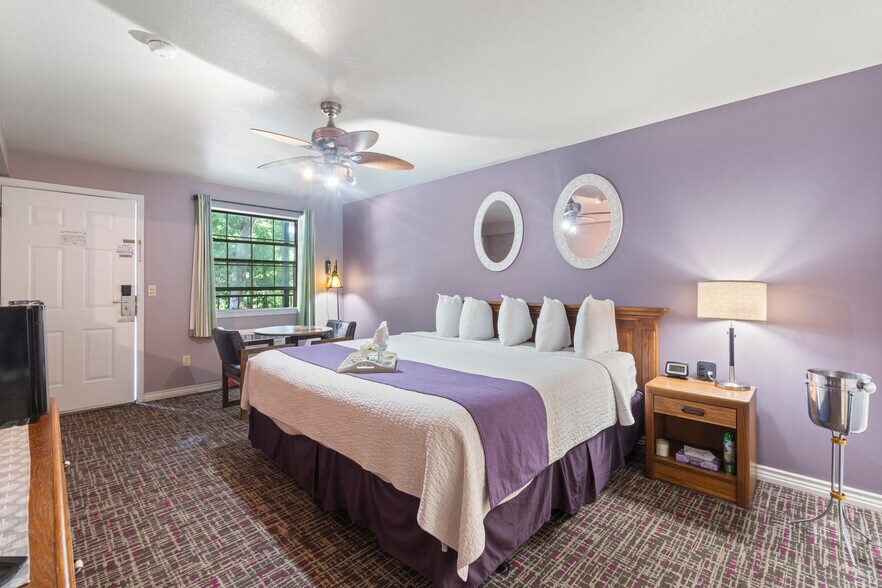 More Photos Of 3031 E Van Buren, Eureka Springs Hotel For Sale