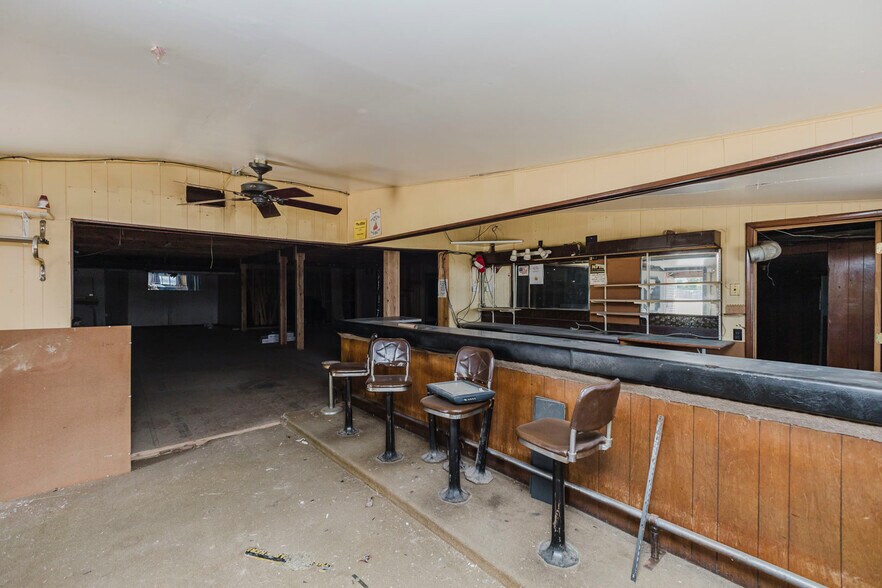 More Photos Of 1610 W 6th Ave, El Dorado General Retail For Sale
