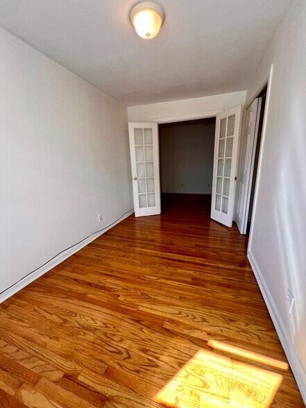 More Photos Of 44 Main St, Camden Restaurant For Sale