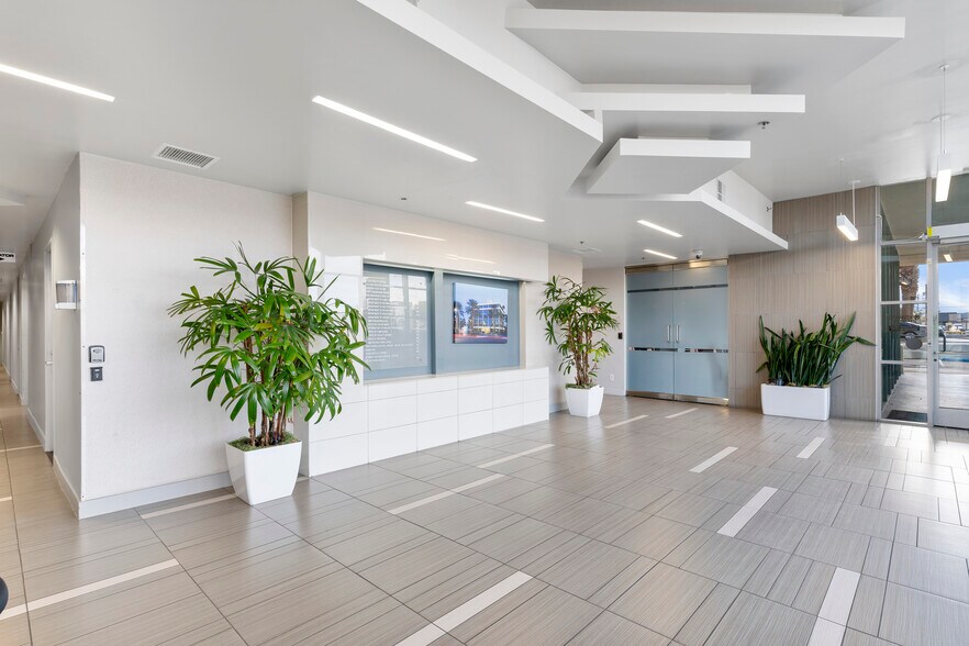 More Photos Of 1701 W Charleston Blvd, Las Vegas Medical For Lease