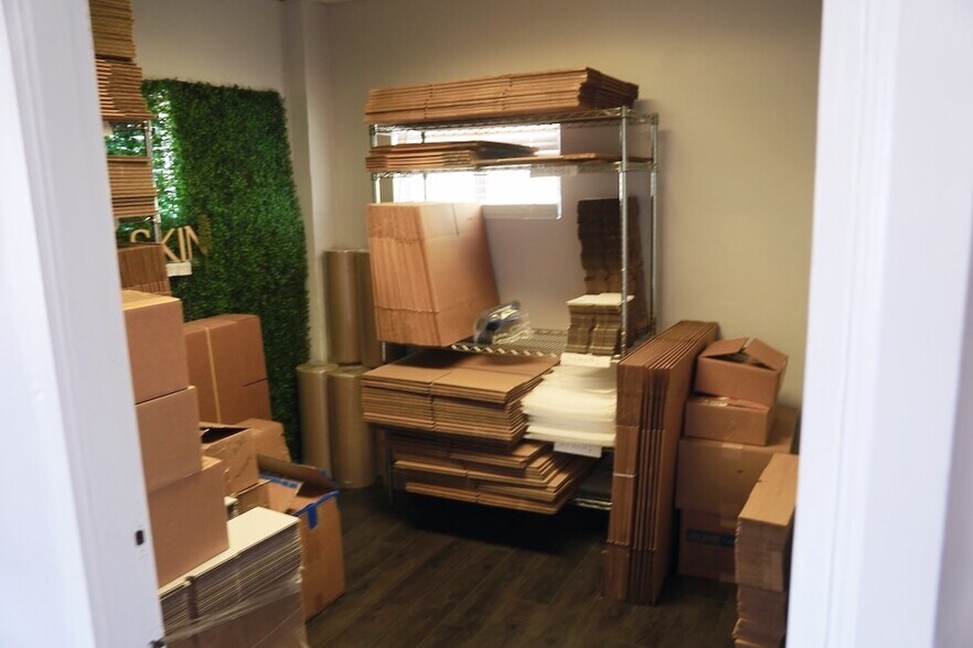 More Photos Of 601 Avenue B NW, Winter Haven Office Residential For Sale