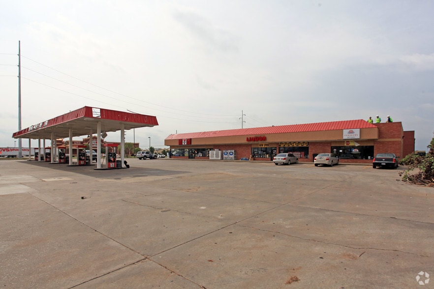 More Photos Of 1100-1106 SW 19th St, Moore Convenience Store For Lease