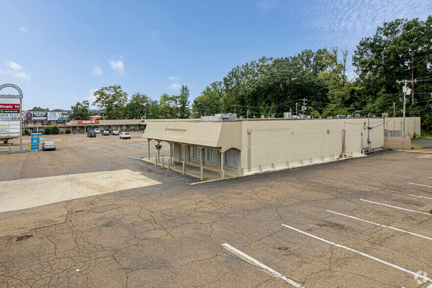 More Photos Of 1315 Ellis Ave, Jackson Freestanding For Sale
