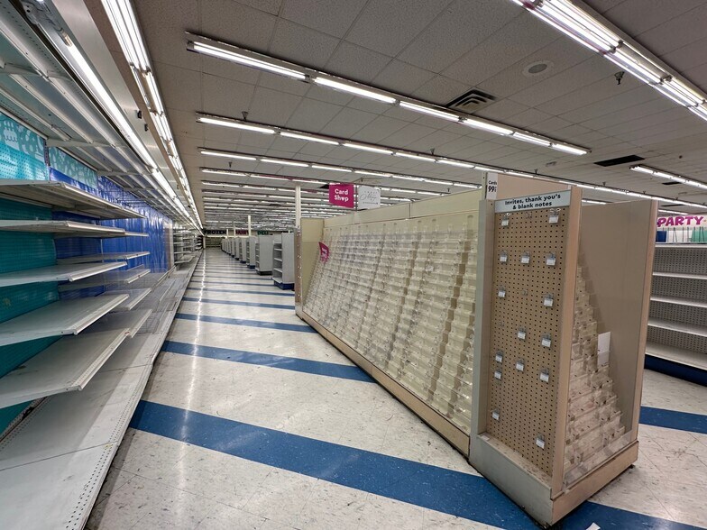 More Photos Of 1325 E Flamingo Rd, Las Vegas General Retail For Sale