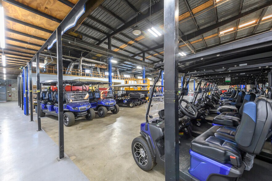 More Photos Of 10232-10234 Glenoaks Blvd, Pacoima Warehouse For Sale
