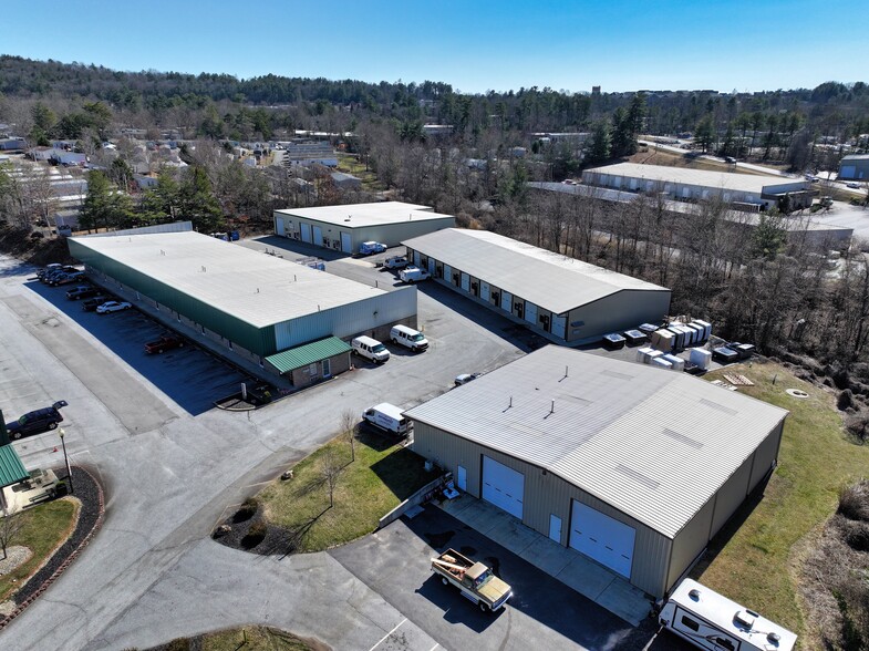 More Photos Of 1-18 Business Park Cir, Arden Light Distribution For Lease