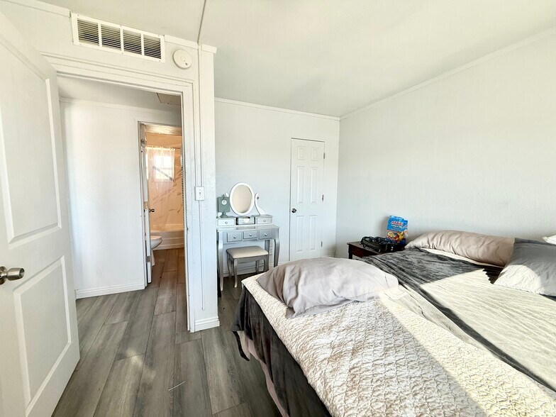 More Photos Of 83298-83420 Argus Ave, Trona Apartments For Sale