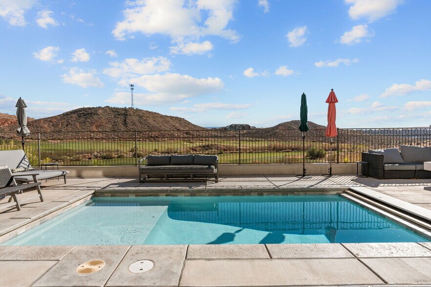 More Photos Of 2248 N Double Eagle Ln, Washington Specialty For Sale