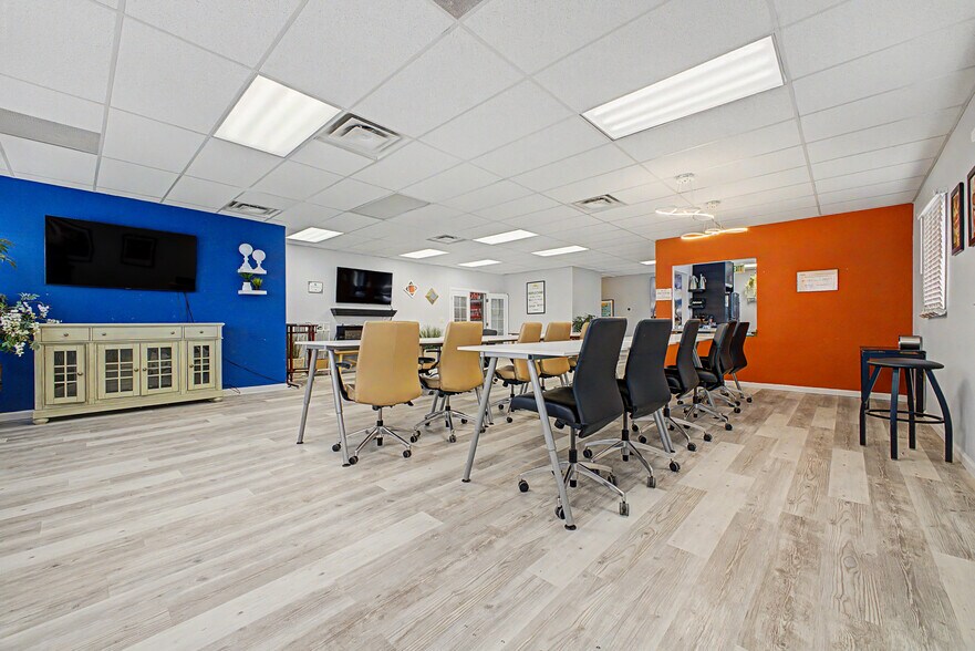 More Photos Of 2380 S Broadway, Denver Storefront Retail Office For Sale