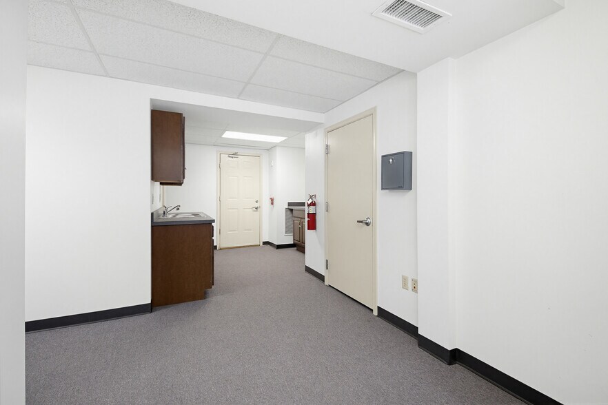 More Photos Of 171 E King St, Lancaster Loft Creative Space For Sale
