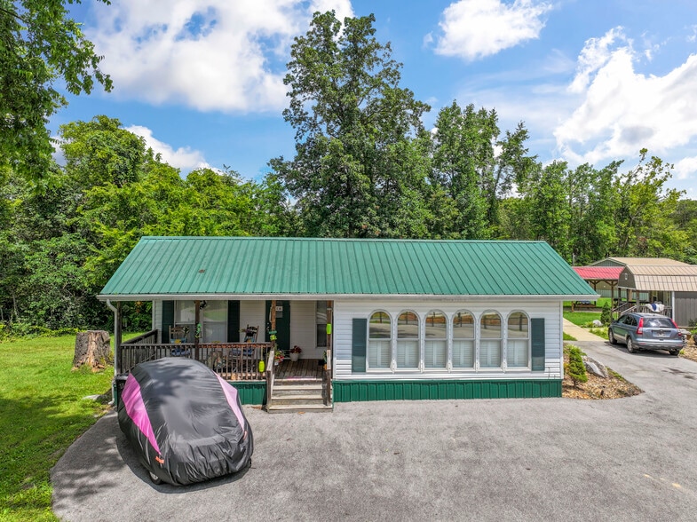 More Photos Of 104 Circle Rd, Newport Manufactured Housing Mobile Home Park For Sale