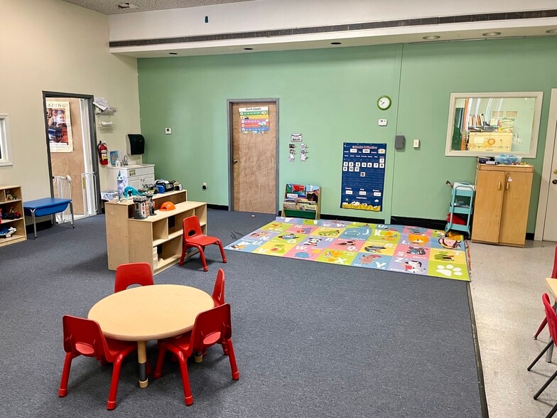 More Photos Of 2014-2016 Noble St, Swissvale Office For Sale