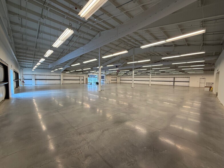 More Photos Of 9814 E Brainerd Rd, Ooltewah General Retail For Sale