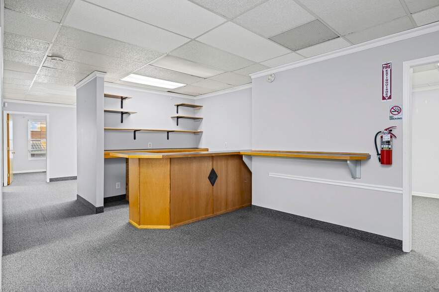 More Photos Of 30521 Schoenherr Rd, Warren Medical For Lease